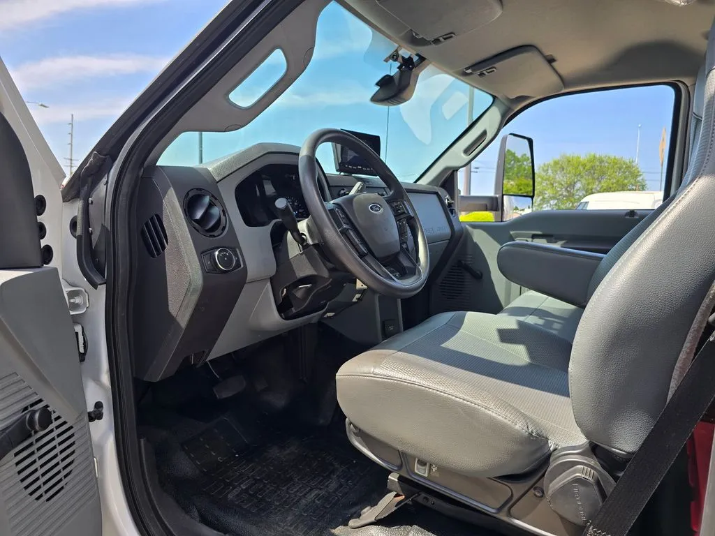 2023 Ford F-650 - Photo 27