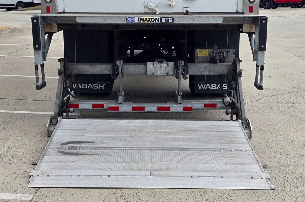 2023 Ford F-650 - Photo 25