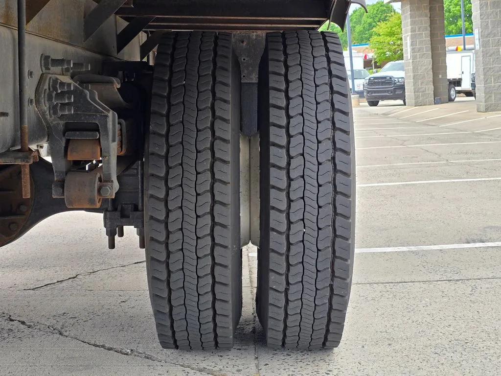 2023 Ford F-650 - Photo 41
