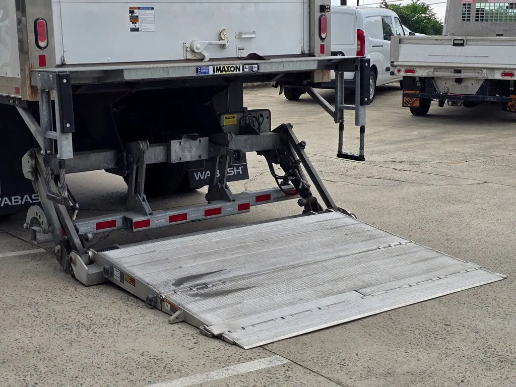 2023 Ford F-650 - Photo 24