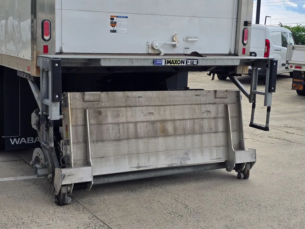 2023 Ford F-650 - Photo 23