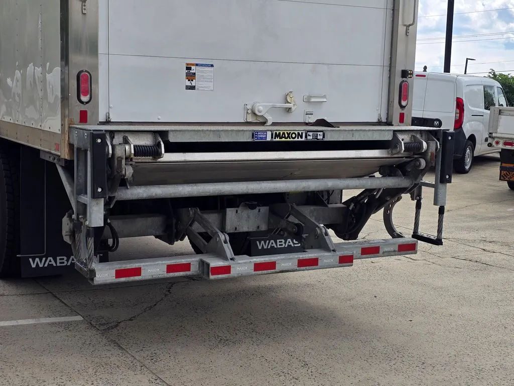 2023 Ford F-650 - Photo 22
