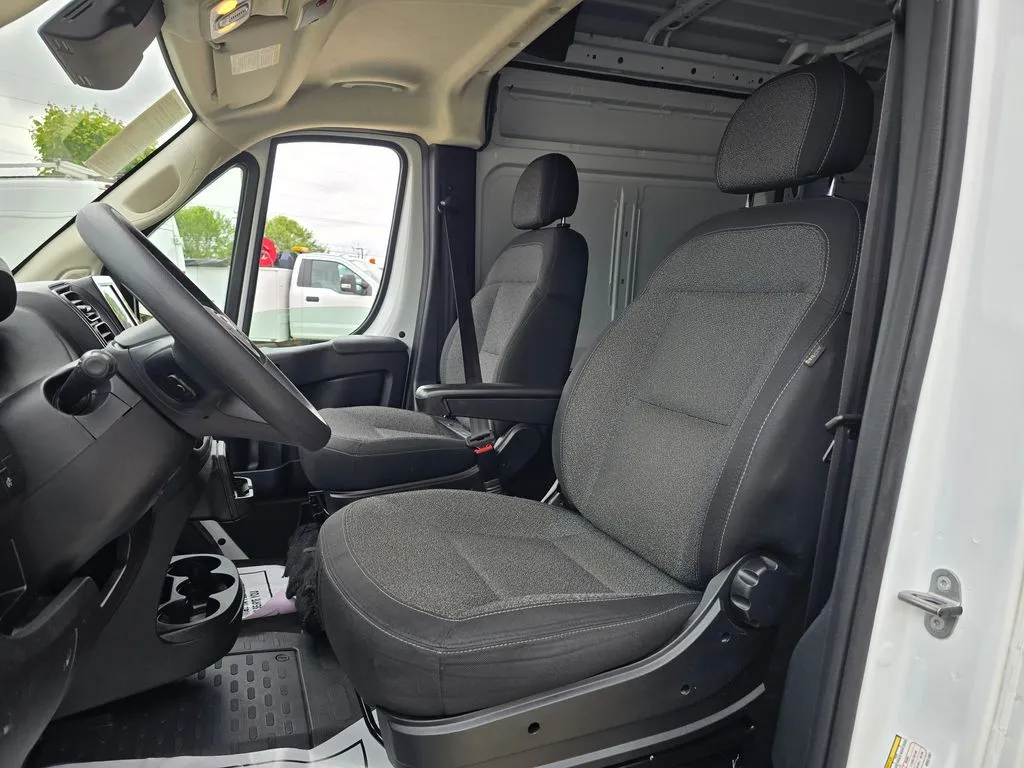 Ram ProMaster 2500 photo 29