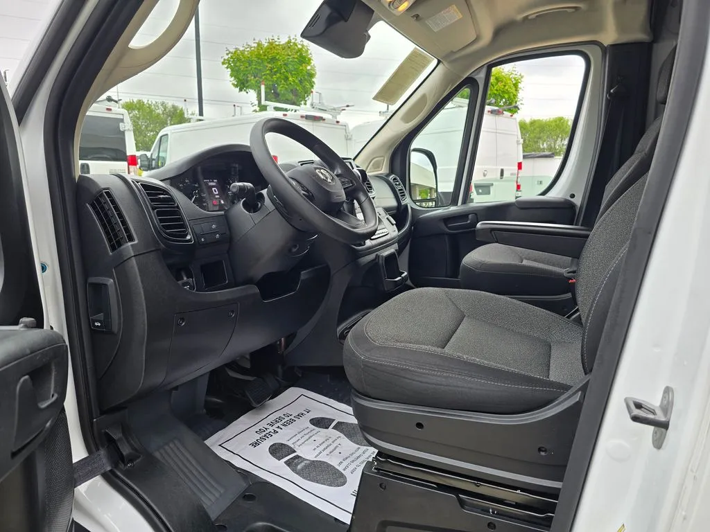 Ram ProMaster 2500 photo 28