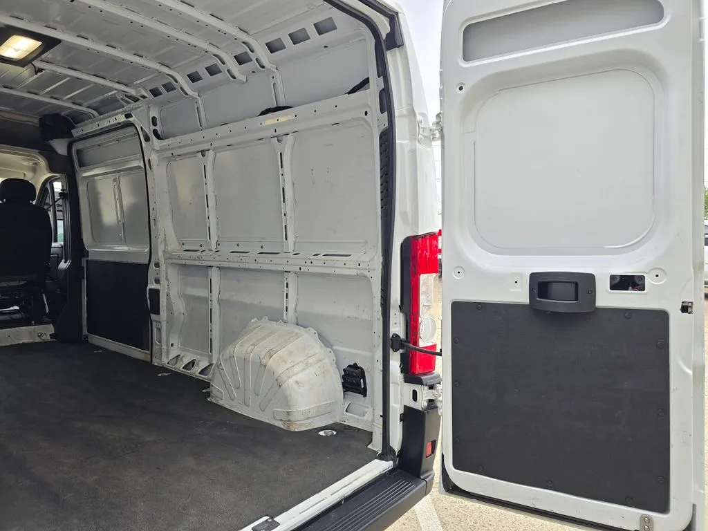 Ram ProMaster 2500 photo 13