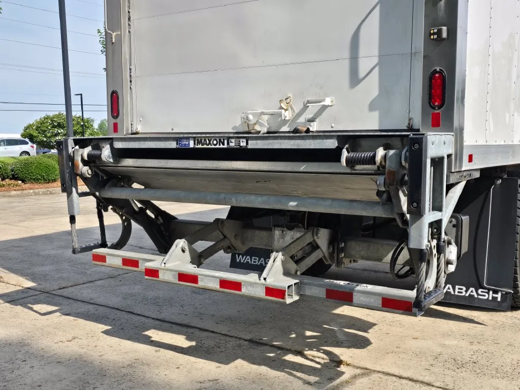 2023 Ford F-650 - Photo 25