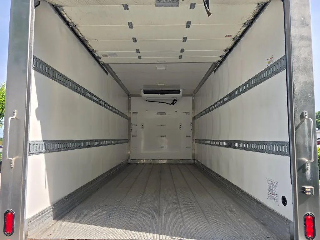 2023 Ford F-650 - Photo 32