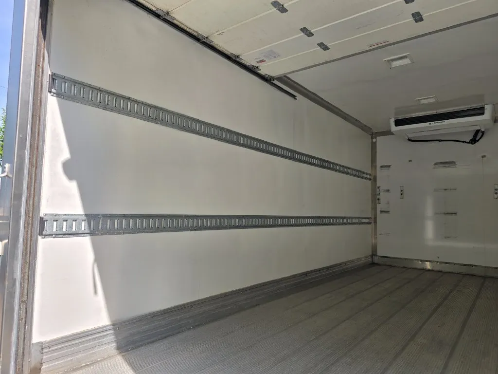 2023 Ford F-650 - Photo 31