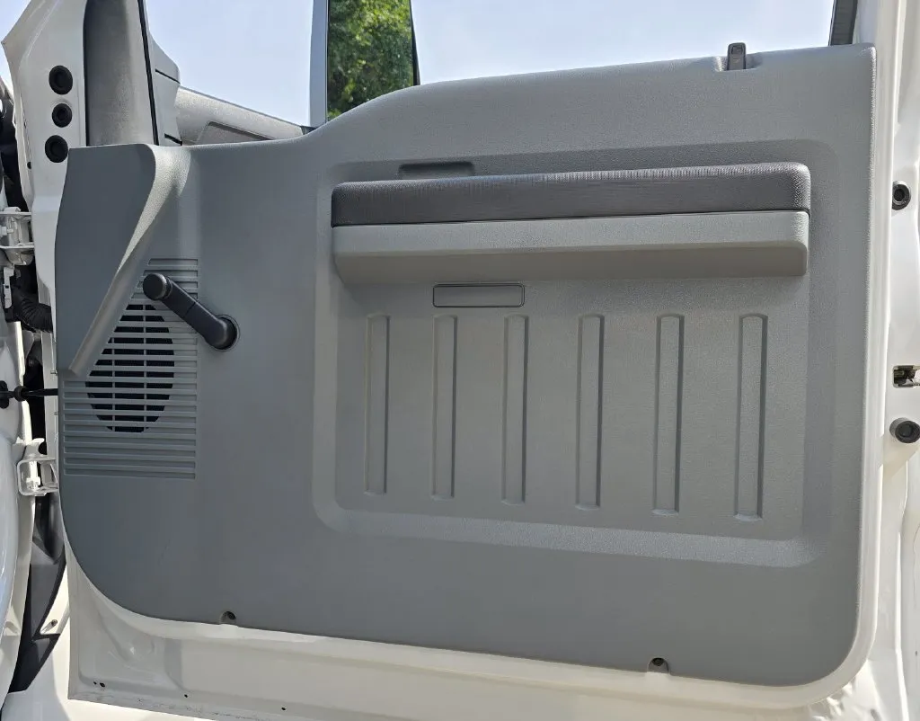 2023 Ford F-650 - Photo 43