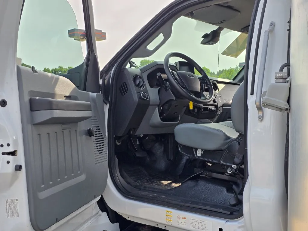 2023 Ford F-650 - Photo 50
