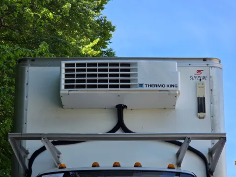 White 2022 Ford F-650SD  Thermo King V-520 Max 18ft Box w/Liftgate for sale in Concord, NC