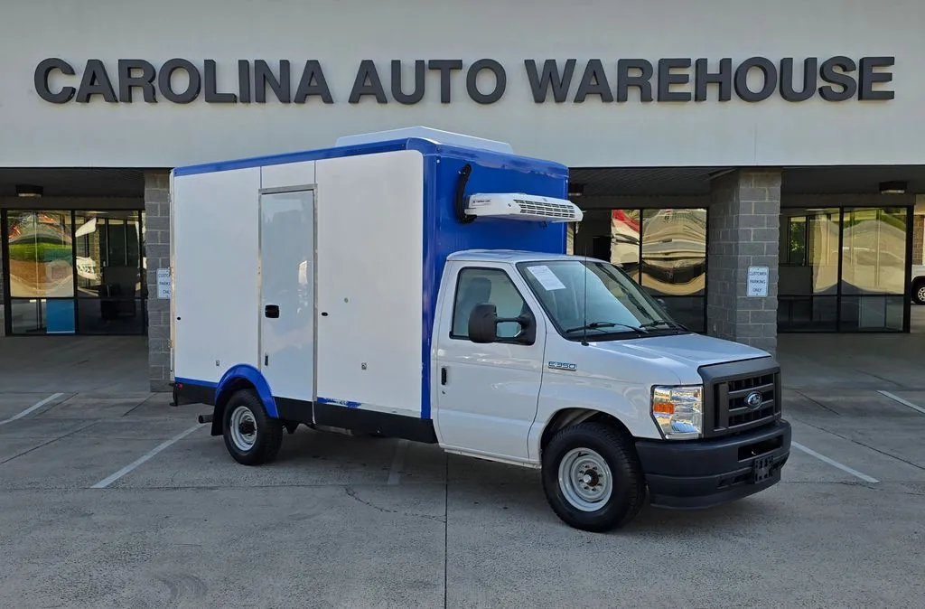 2023 Ford E-Series SRW E-350 Super Duty 138 in WB's photo