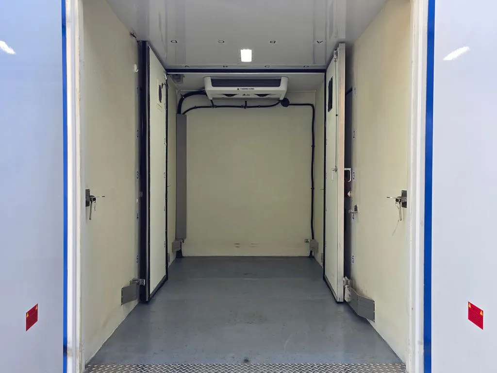 Ford E-350SD photo 15