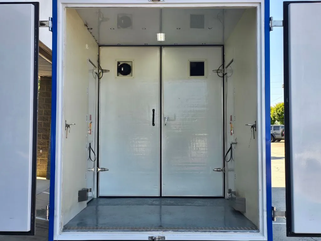 Ford E-350SD photo 14