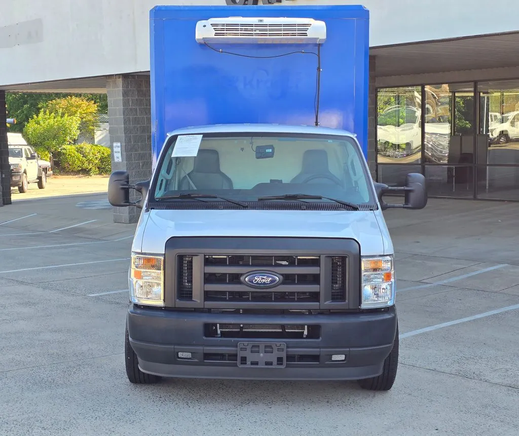 Ford E-350SD photo 10