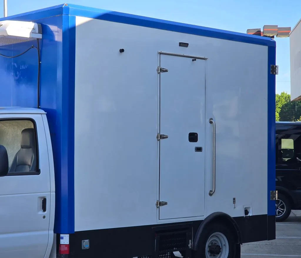 Ford E-350SD photo 22