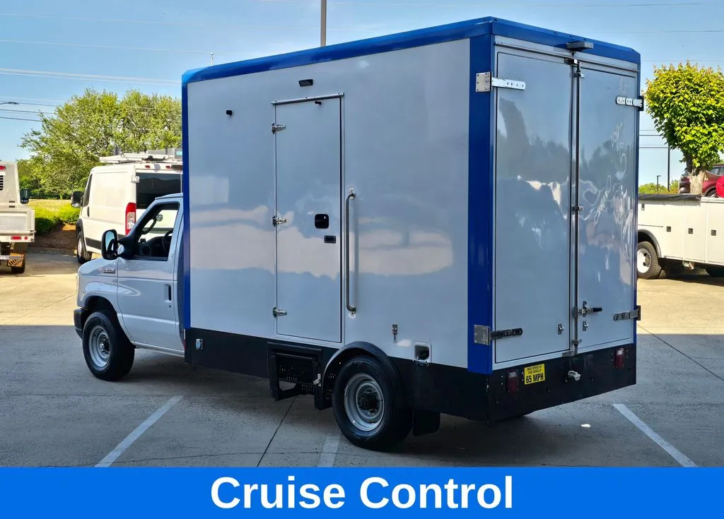 Ford E-350SD photo 9