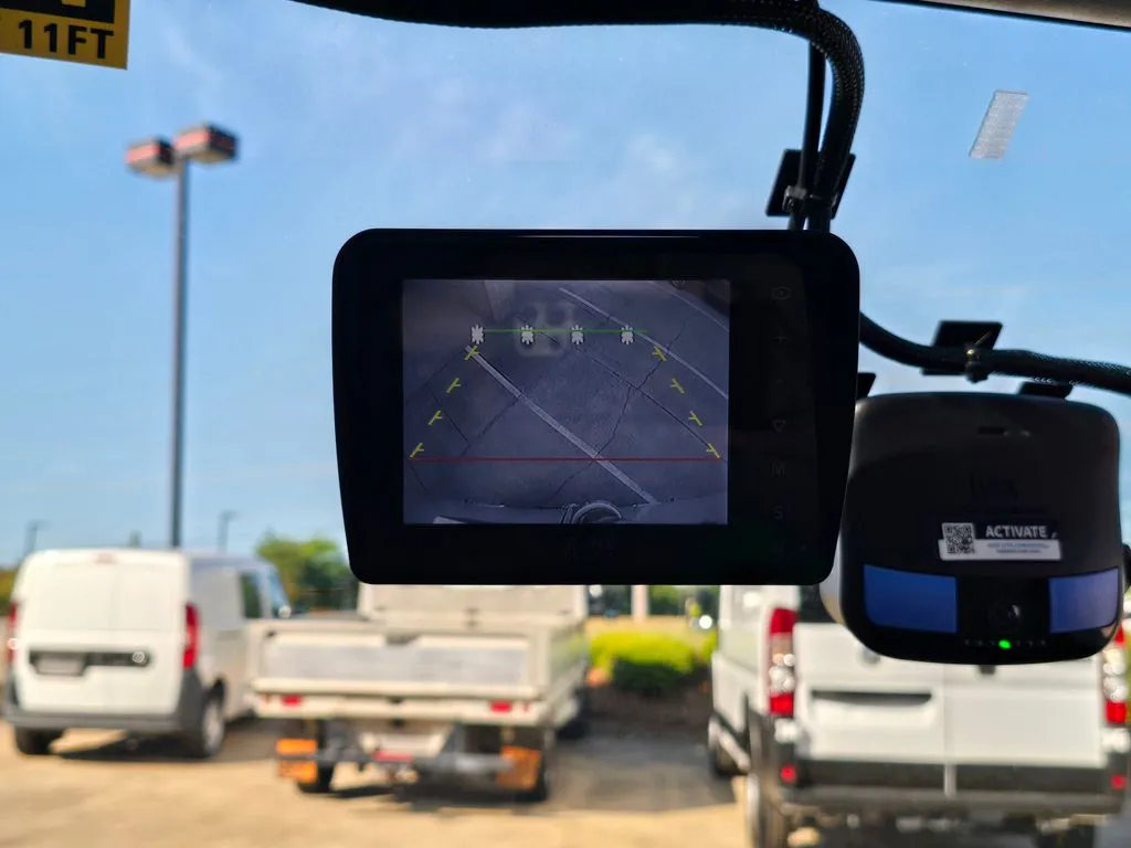 Ford E-350SD photo 49