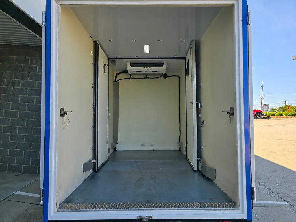 Ford E-350SD photo 15