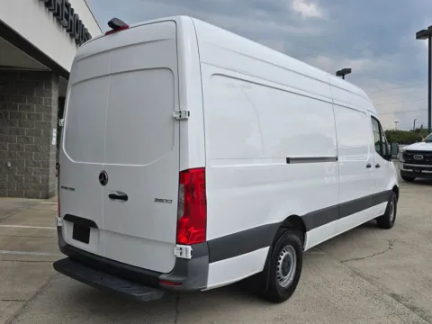 More photos of 2021 Mercedes-Benz Sprinter 2500 Cargo 170 WB High Roof at Carolina Auto Warehouse, NC