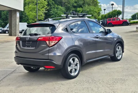 More photos of 2017 Honda HR-V LX at Carolina Auto Warehouse, NC