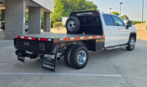 More photos of 2023 Chevrolet Silverado 3500HD LT 9.5ft Flatbed Duramax 6.6l Turbo Diesel at Carolina Auto Warehouse, NC