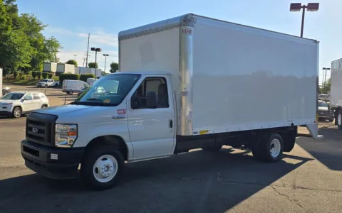 More photos of 2023 Ford E-350SD  Cutaway DRW 16ft Box w/Step-Up Bumper at Carolina Auto Warehouse, NC