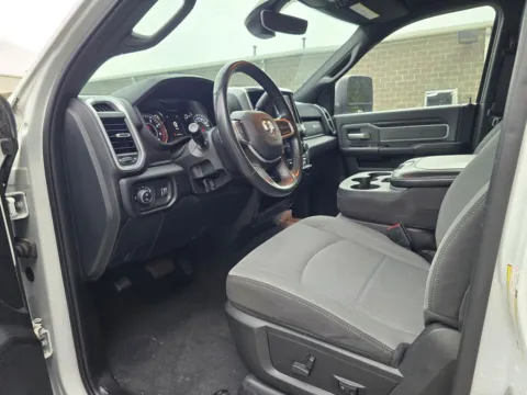 More photos of 2023 Ram 2500 Big Horn Crew Cab Cummins 6.7L I6 Turbodiesel at Carolina Auto Warehouse, NC