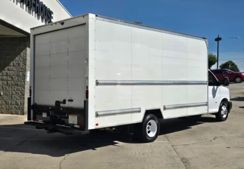 More photos of 2021 GMC Savana 3500 Work Van DRW 16ft Box w/Roll-up Door and Pull Out Ramp at Carolina Auto Warehouse, NC