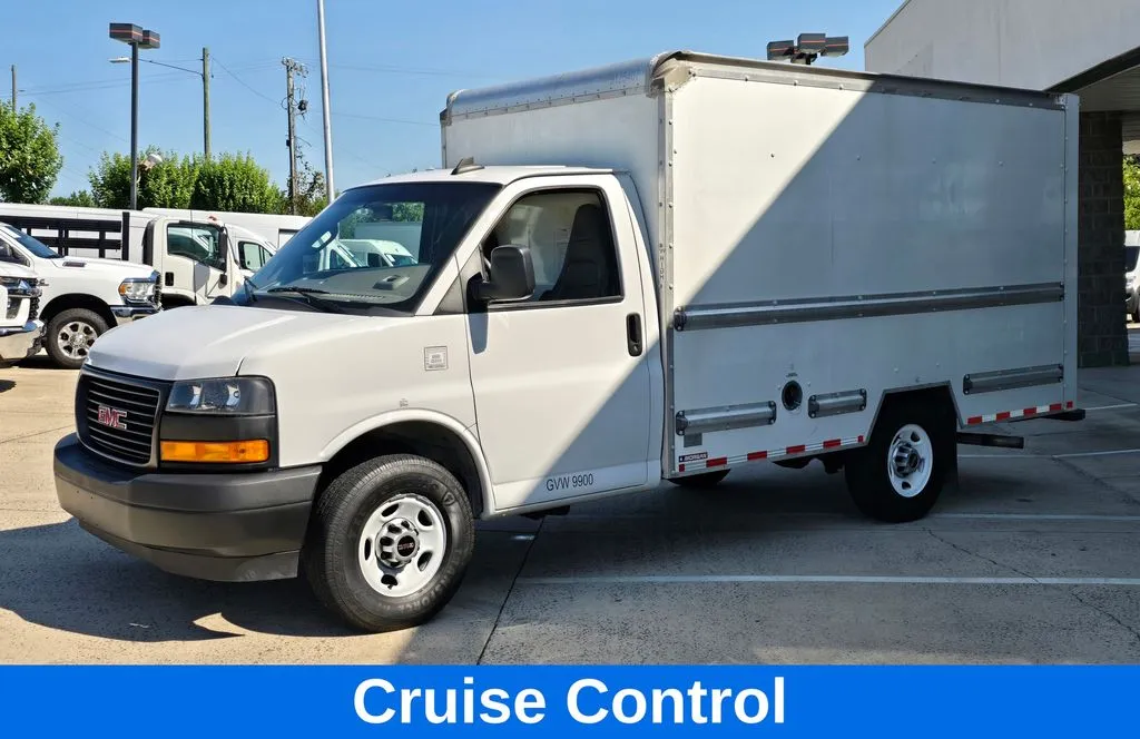 GMC Savana photo 9