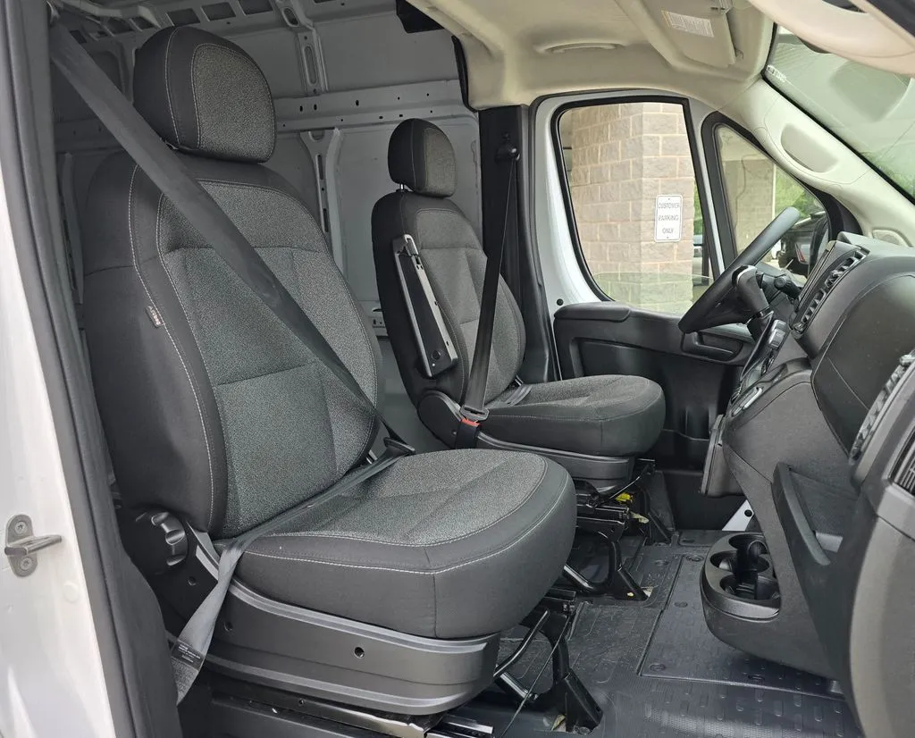 Ram ProMaster 2500 photo 36