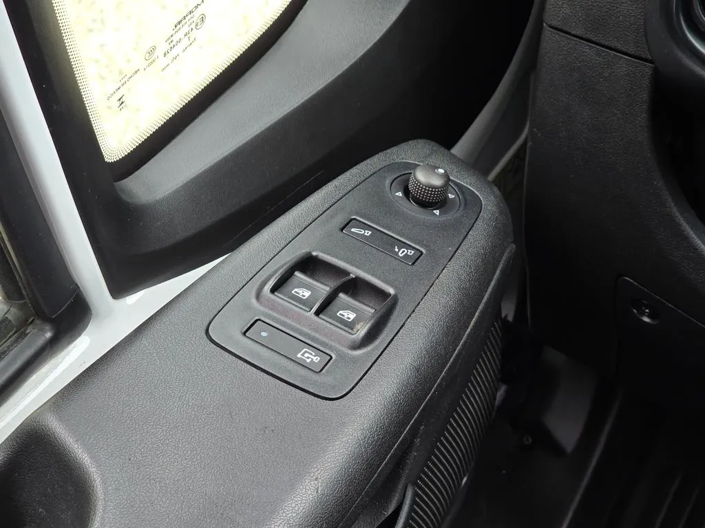 Ram ProMaster 2500 photo 34