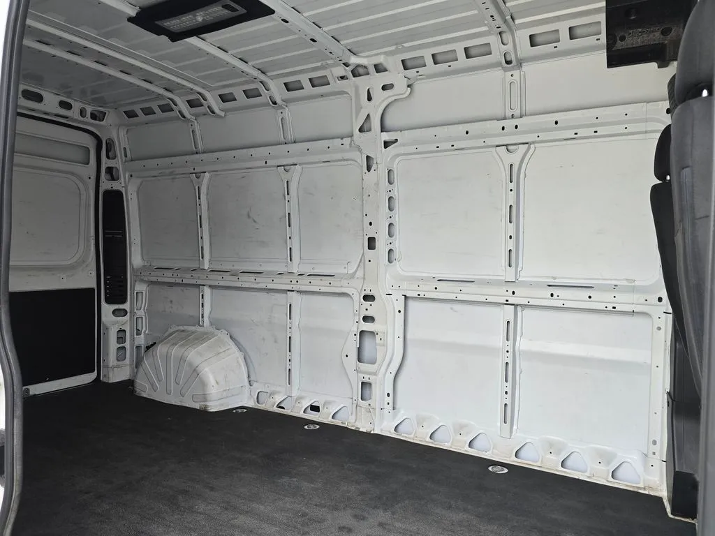 Ram ProMaster 2500 photo 17