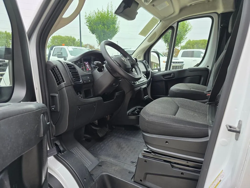 Ram ProMaster 2500 photo 31