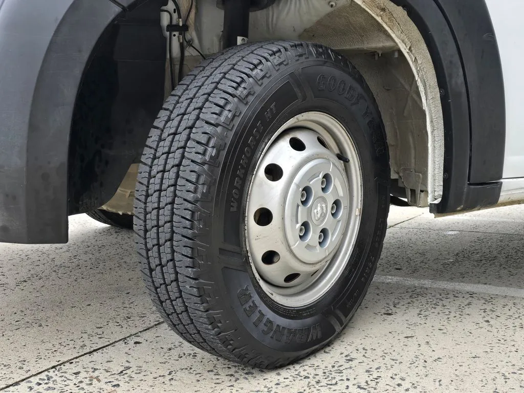 Ram ProMaster 2500 photo 39