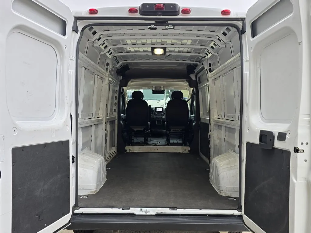 Ram ProMaster 2500 photo 11