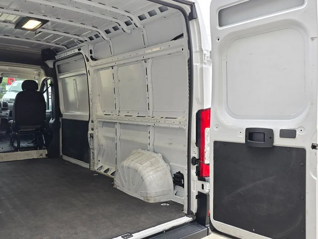 Ram ProMaster 2500 photo 14