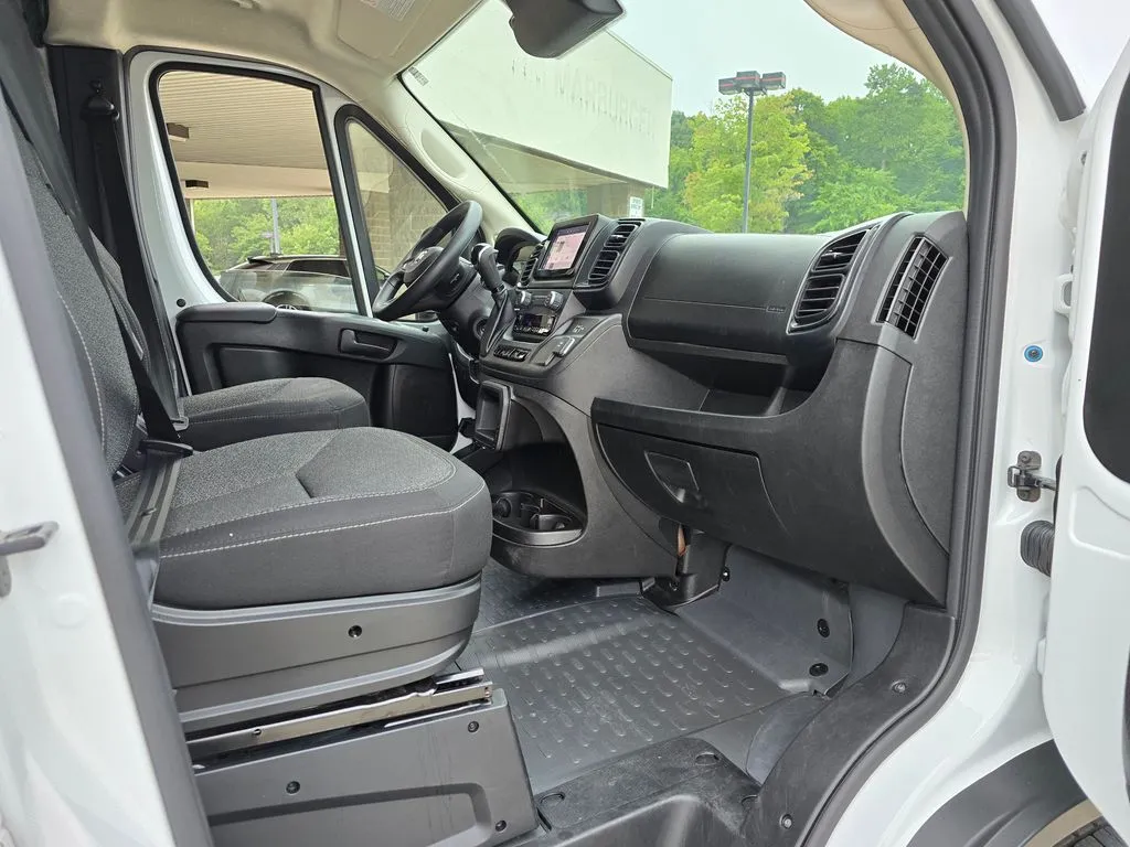Ram ProMaster 2500 photo 35