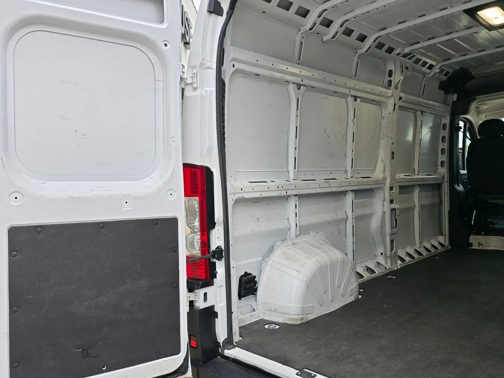 Ram ProMaster 2500 photo 12
