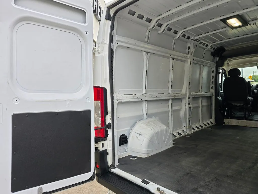 Ram ProMaster 2500 photo 12