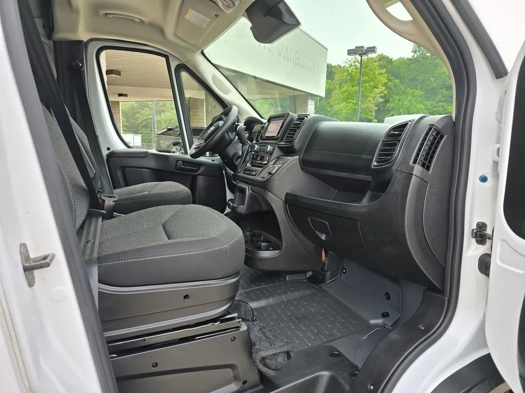 Ram ProMaster 2500 photo 36