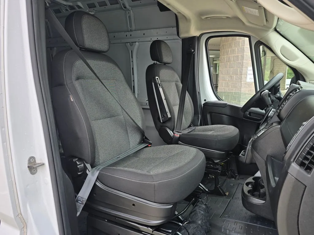 Ram ProMaster 2500 photo 37