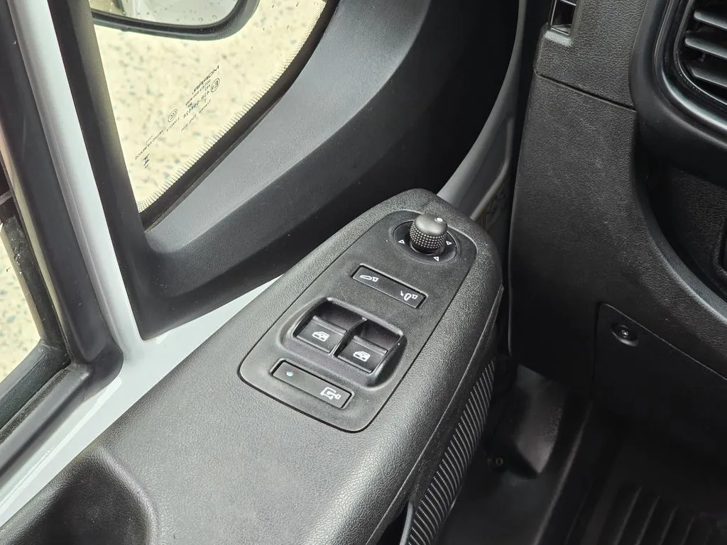 Ram ProMaster 2500 photo 35