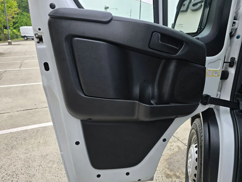 Ram ProMaster 2500 photo 34