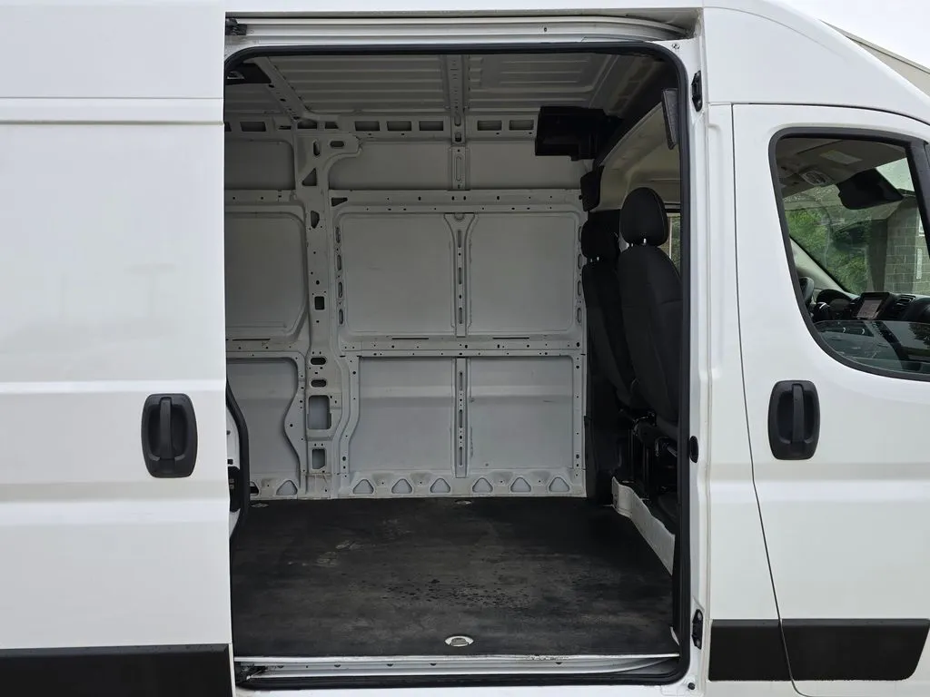 Ram ProMaster 2500 photo 16