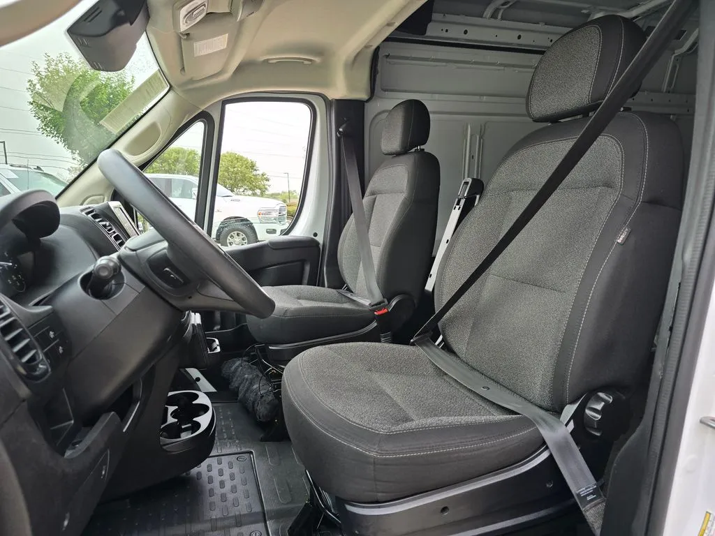 Ram ProMaster 2500 photo 33
