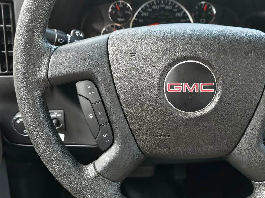 GMC Savana photo 27