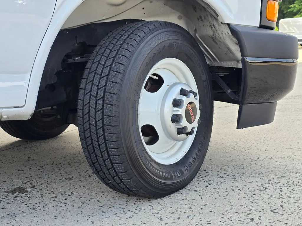 GMC Savana photo 37
