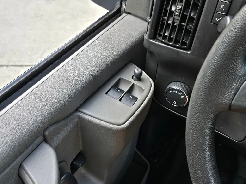 GMC Savana photo 19