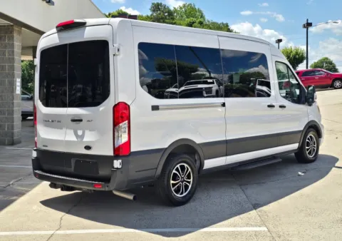 More photos of 2022 Ford Transit-350 XLT Medium Roof 15-Passenger w/3.5L Eco-Boost V6 at Carolina Auto Warehouse, NC